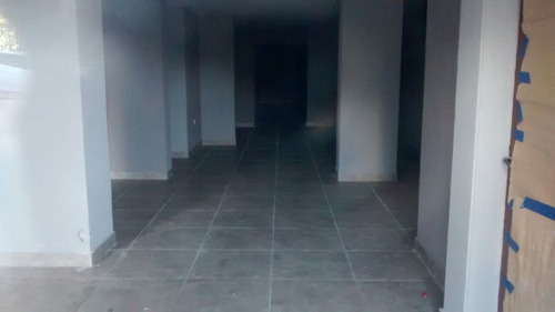 Imagen 10 de 14 de Local -zona Alberti Y Boulevard Maritimo-vista Al Mar