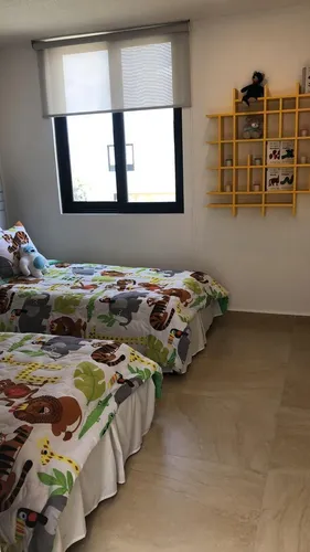 Se Vende Casa Entre El Refugio Y Zibata, 3 Recamaras, 2.5 Baños, Jardín, Roof Ga