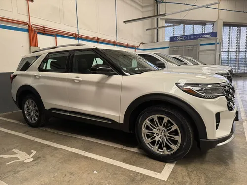 Ford Explorer Platinum 2025