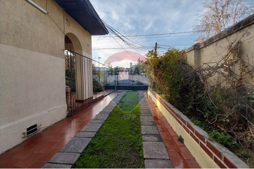 Casa En Venta Ñuñoa, 5d + 4b + 3est, Suarez Mujica