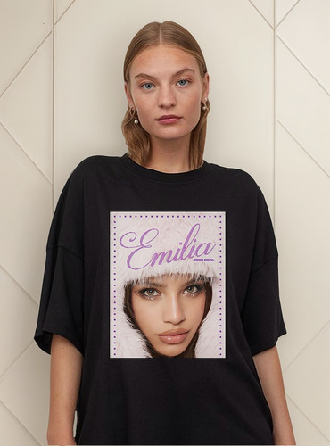 Remera Unisex Emilia Mernes Portada Tour Light Pink Mp3