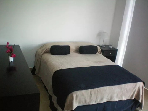 Imagen 2 de 9 de Departamento En Zona Hospital Italiano