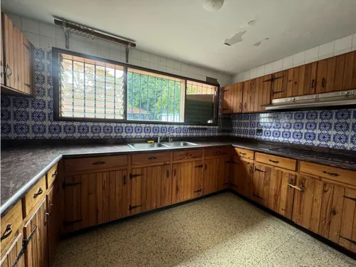 Se Alquila Casa 1000m2 Valle Alto 5301