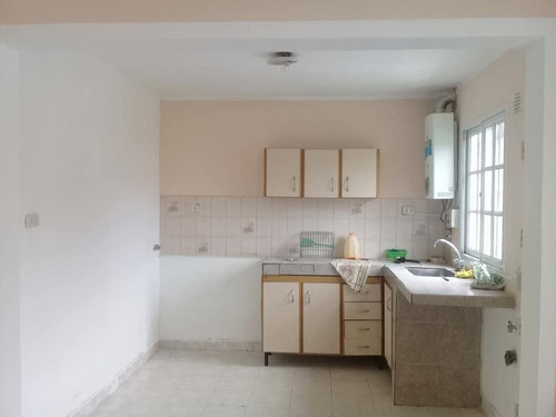 Casa Venta 3 Dormitorios Y Terreno 220 Mts 2 -73 Mts 2 Cubiertos -berisso