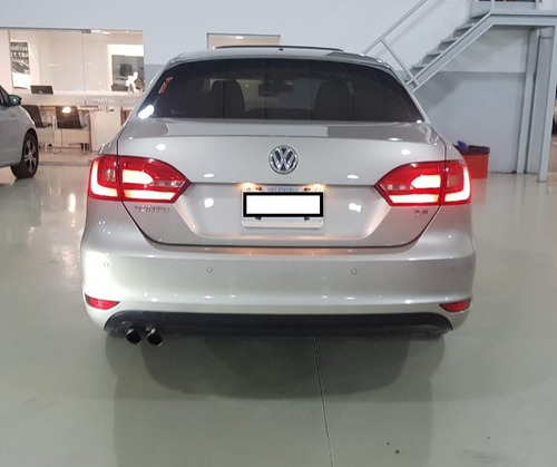 Volkswagen Vento 2.5 Luxury Manual 2013 Mr