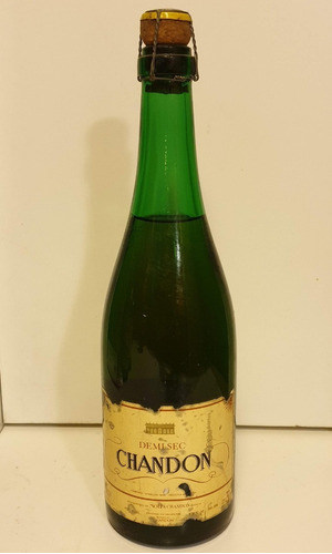 Botella Antigua Champagne Chandon Demi Sec