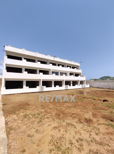 Invierte En Un Negocio Seguro Con Hotel Al 80% Construido En Playa El Cardón, Antolín Del Campo, Isla De Margarita, Nueva Esparta - Cod. 0385
