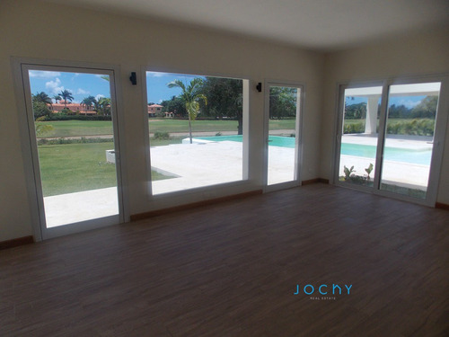 Imagen 8 de 14 de Jochy Real Estate Vende Villa En Casa De Campo, La Romana