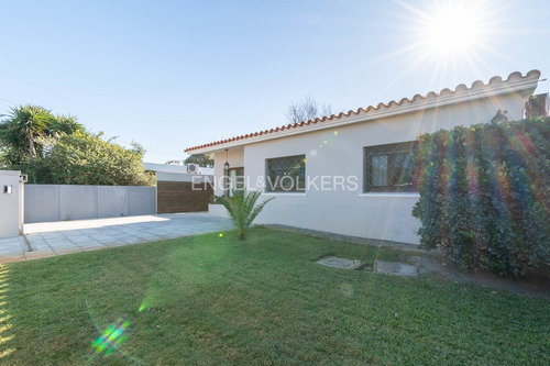 Venta De Casa De 3 Dormitorios En Ciudad De La Costa A Pasos Del Mar Id 6456