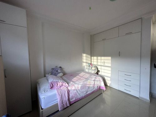 Venta Townhouse Totalmente Amoblado Las Palmas, El Parral Valencia
