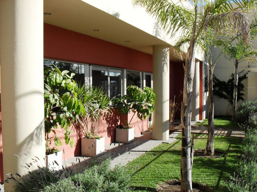 Imagen 2 de 23 de Edificio En Venta
