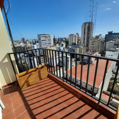 Imagen 7 de 29 de 3 Ambientes A La Calle, Totalmente Reciclado