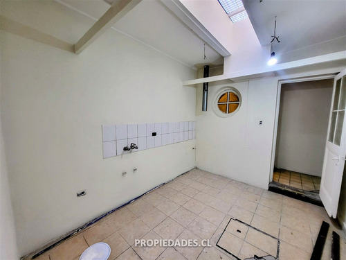 Local Comercial En Arriendo En Providencia Sobre Av. E Yañez