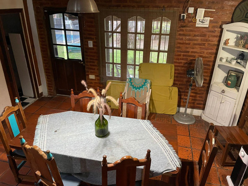 Casa En Venta - 2 Dormitorios 1 Baño - Cochera - 1.750mts2 - Coronel Brandsen