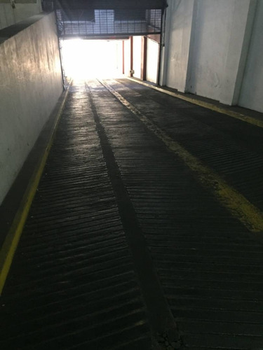 Imagen 4 de 6 de Cochera En Venta En El Centro De La Plata