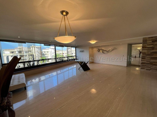 Alquiler De Elegante Apartamento En Colinas De Valle Arriba / Cl. Mls-24-21087