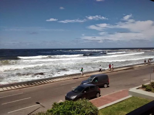 Imagen 2 de 20 de Edificio Farallon - 1º Linea Sobre El Mar. Punta Del Este
