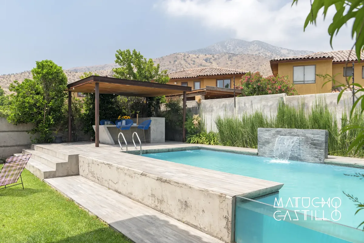 Imagen 2 de 29 de Gran Jardín, Piscina, Quincho, Home Office, Walk In Closets