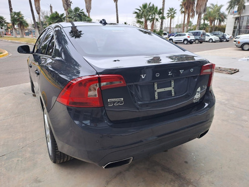 Imagen 6 de 10 de Volvo S60 2.0 T6 High Luxury