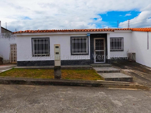  Arnaldo López Vende Bella Y Comoda  Casa En  Villas De Yara,  Barquisimeto  Lara,  Venezuela.  3 Dormitorios  2 Baños  75 M² 