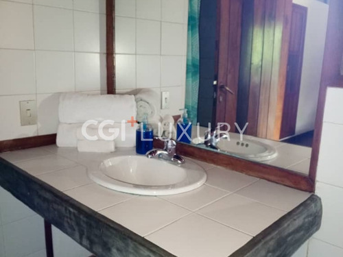 Cgi + Luxury Ofrece En Alquiler Vacacional Villa Retiro