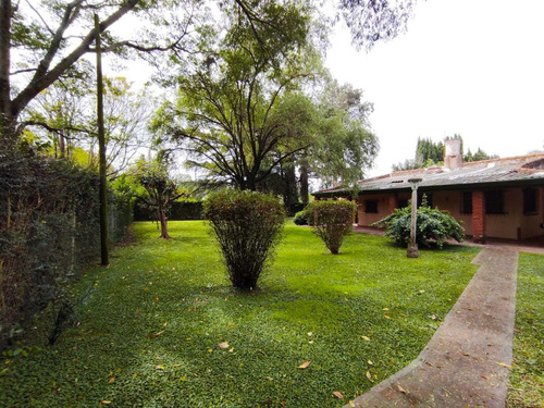 Casa Quinta En Venta, Arturo Segui, Villa Elisa, La Plata Con Lote Libre Y Piscina