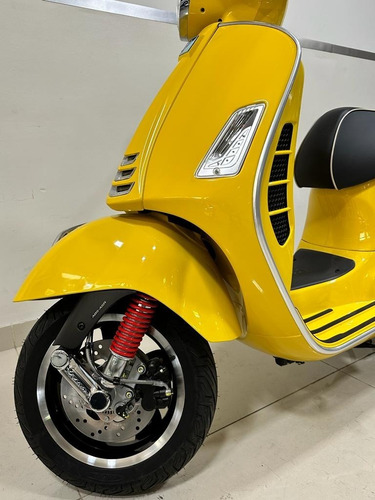 Imagen 3 de 15 de Vespa Super 300 Hpe Scooter Retro Permutas Bbva Tasa 0 %