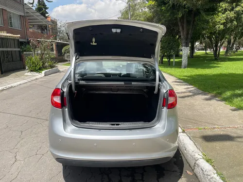 Ford Fiesta 1.6 Sportback Automática