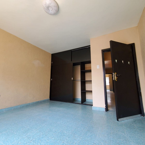 Amplisima Casa En Inmejorable Ubicación, Centrico Y Seguro.