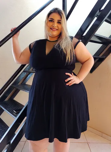 Vestido preto cheap curto soltinho