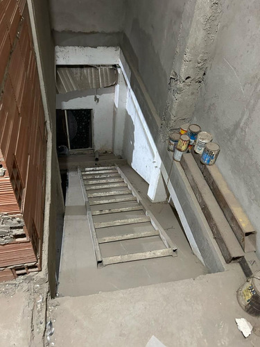 Vende Casa A Terminar Con Oficinas