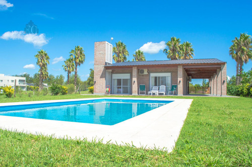 Casa En Puerto Roldán Dos Dormitorios - Pileta - Tenis - Golf