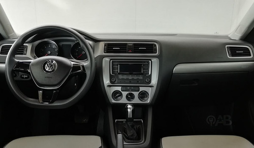 Imagen 6 de 10 de Volkswagen Jetta 2017 2.0 Tiptronic At