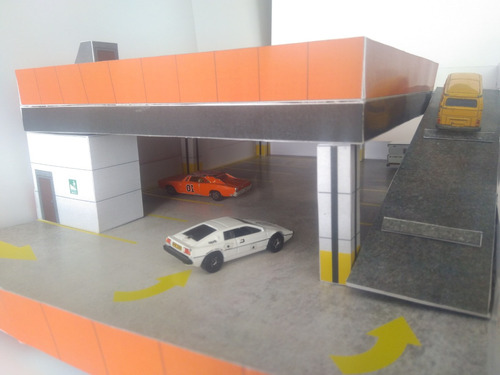 Exhibidor Papercraft Hot Wheels Esc 1/64 Estacionamiento Estacionamiento 19 Autos (Usado)