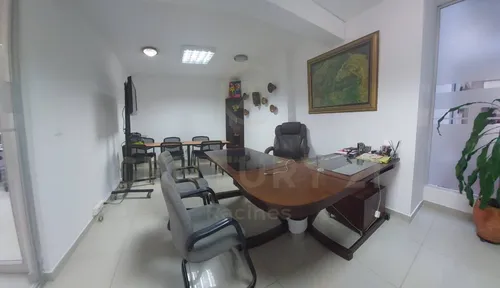 Alquiler Oficinas En La Flora 615mts2