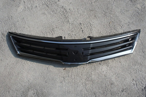 Imagen 4 de 7 de Parrilla Para Nissan Tiida 07 2008 2009 2010 2011 2012 2013