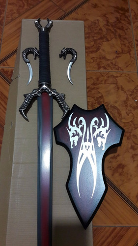 Espada Dragon Con Dagas Independientes En Rojo Con Base