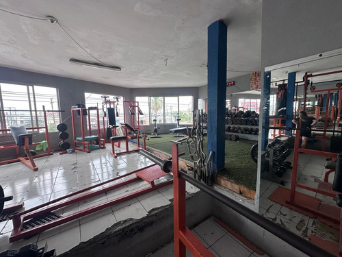 Venta De Local En Escobedo, N.l. En Esquina Edificio Completo Incluye Renta De Anuncio Panoramico