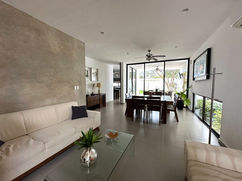 Casa De 3 Recamaras En Venta En Cholul, Mérida Yucatan