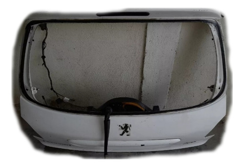 Compuerta De Peugeot 206 Sin Vidrio Con Su Tapa Interior 