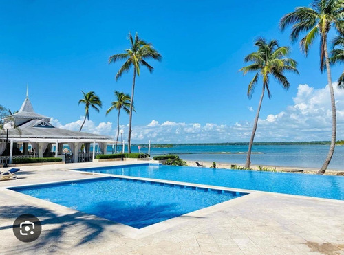 Villa En Venta En Playa Nueva Romana, A Estrenar.