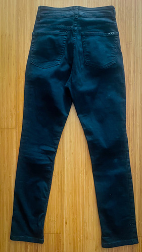 Jean Complot Slim Negro (Usado)