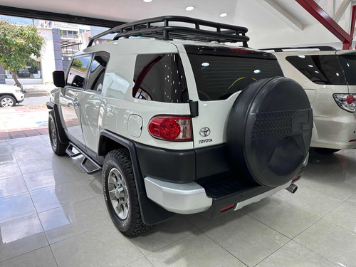 Imagen 4 de 12 de Toyota Fj .