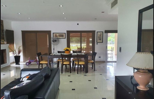 Imagen 2 de 14 de Casa En Doble Lote Las Perdices Country Club Virrey Del Pino