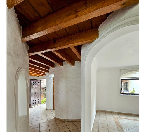 Casa En Venta En Fraccionamiento Privado, En Lomas De Atzingo, Cuernavaca.