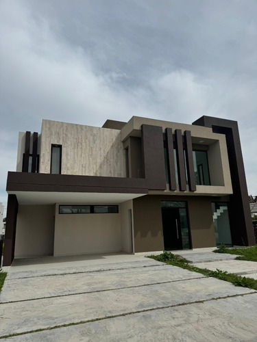 Casa 5 Ambientes En Venta. Lagos De Canning 1