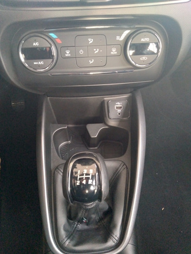 Imagen 10 de 11 de Fiat Cronos Cronos Drive 1.3 Cvt R