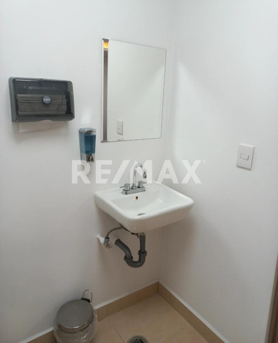 Imagen 11 de 21 de Consultorio Equipado - Comercial En Renta