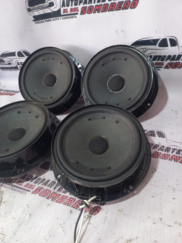 Set 4 Bocinas Originales Vw Jetta A4 2012 C,2008-2015 Negro (Usado)