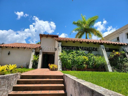 Hermosa Casa En Venta Prados Del Este. 300mtrs #24-10181